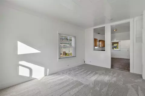 Living - 2427 Monroe Ave, Everett, WA 98203 photo 3 of 4