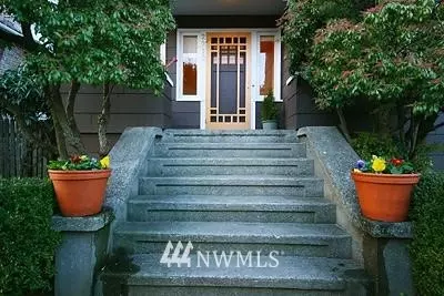 2218 N 54th St, Seattle, WA 98103 photo 1