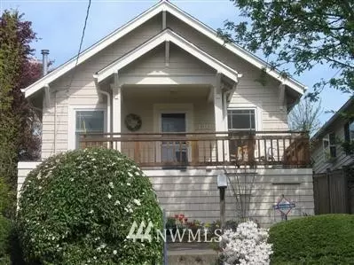 730 N 70th St, Seattle, WA 98103 photo 1
