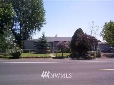409 E Third, Warden, WA 98857 photo 1