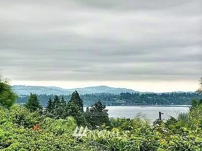 5227 Pullman Ave NE, Seattle, WA 98105 photo 1