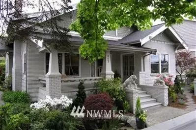 902 N 79th St, Seattle, WA 98103 photo 1