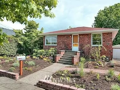 751 N 76th St, Seattle, WA 98103 photo 1