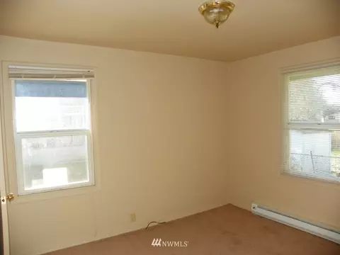 314 E Pine St, Centralia, WA 98531 photo 9