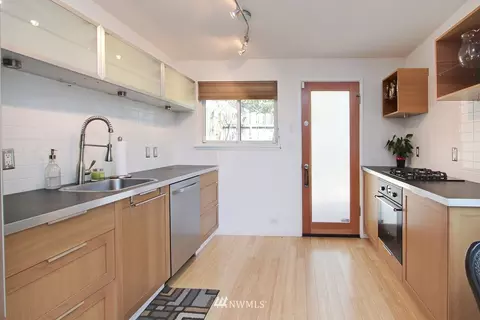 603 26 Ave E, Seattle, WA 98112 photo 5