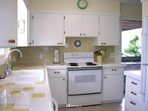 901 Colby Ave, Everett, WA 98201 photo 4