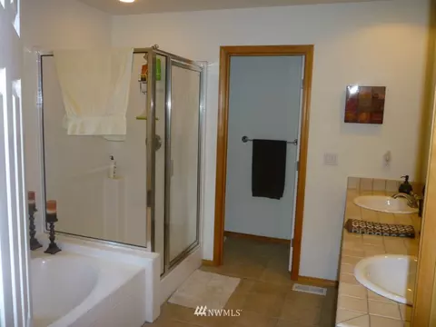 207 170th St SE, Bothell, WA 98012 photo 14