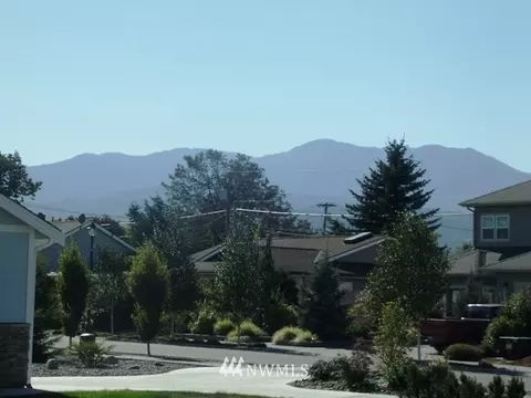 320 Willow St, Sequim, WA 98382 photo 2
