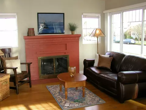2132 Baker Ave, Everett, WA 98201 photo 2