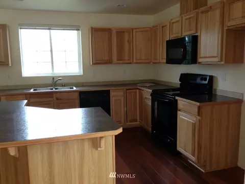 502 W Hemlock St, Sequim, WA 98382 photo 4