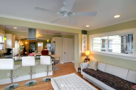 1401 N 40th St, Seattle, WA 98103 photo 5