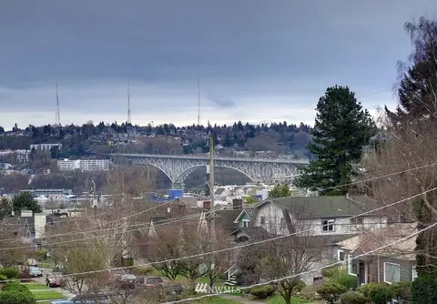 1401 N 40th St, Seattle, WA 98103 photo 15