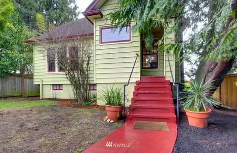 1401 N 40th St, Seattle, WA 98103 photo 1