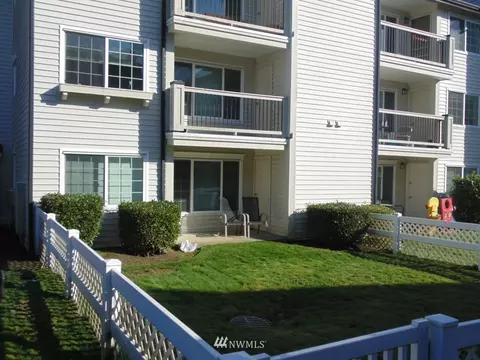 12404 E Gibson Rd #N206, Everett, WA 98204 photo 4