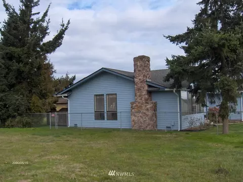 706 E Cedar St, Sequim, WA 98382 photo 2