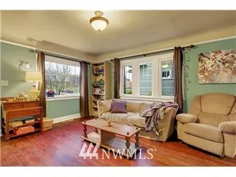 1305 Oakes Ave, Everett, WA 98201 photo 3
