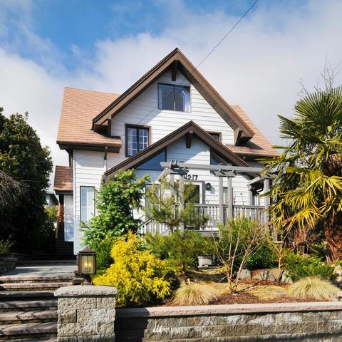4217 Eastern Ave N, Seattle, WA 98103 photo 1