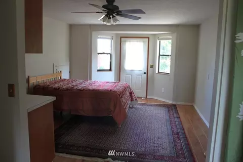 121 E Robert Pl, Sequim, WA 98382 photo 2