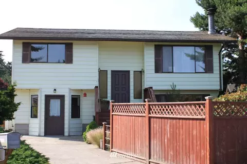 121 E Robert Pl, Sequim, WA 98382 photo 1