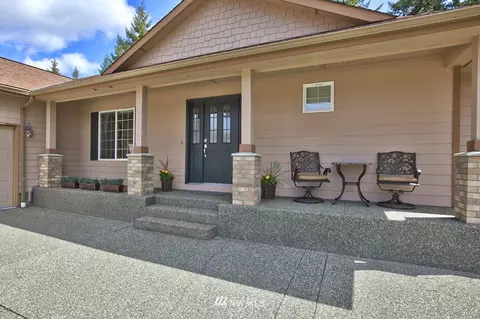450 E Soderberg Rd, Allyn, WA 98524 photo 5