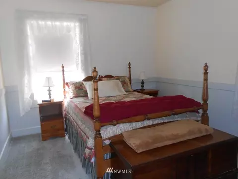 612 Spruce St, Ilwaco, WA 98624 photo 3