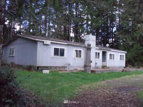 41 E Rasor Pl, Belfair, WA 98528 photo 1