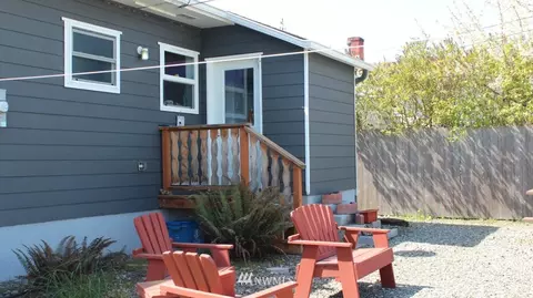 424 W Spruce St, Sequim, WA 98382 photo 4