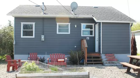 424 W Spruce St, Sequim, WA 98382 photo 3