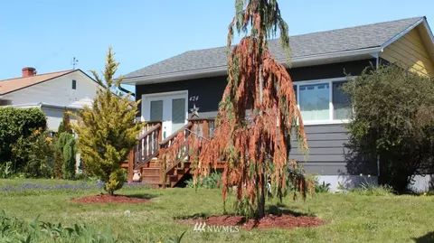 424 W Spruce St, Sequim, WA 98382 photo 1
