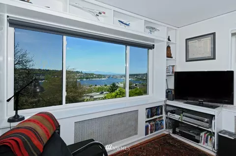 1815 Broadway Ave E, Seattle, WA 98102 photo 8