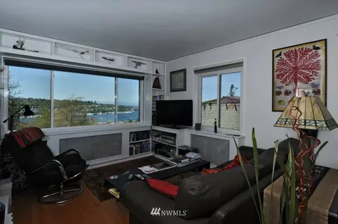 1815 Broadway Ave E, Seattle, WA 98102 photo 7