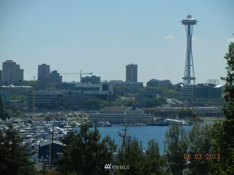 1921 Franklin Pl E, Seattle, WA 98102 photo 12