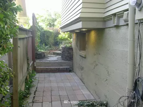 1921 Franklin Pl E, Seattle, WA 98102 photo 7