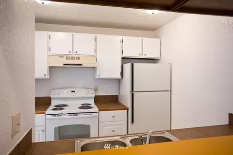 12409 E Gibson Rd, Everett, WA 98204 photo 4