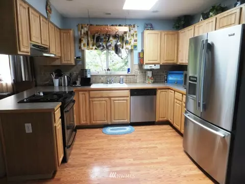 203 Kansas St, Orting, WA 98360 photo 2