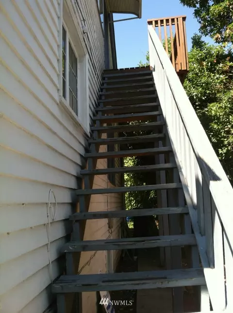 816 N 46th St, Seattle, WA 98103 photo 7