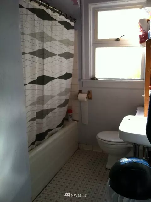 816 N 46th St, Seattle, WA 98103 photo 21