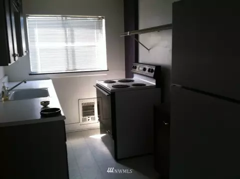 816 N 46th St, Seattle, WA 98103 photo 3