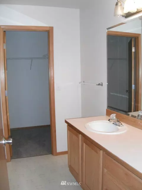 7522 Lower Ridge Rd, Everett, WA 98203 photo 5