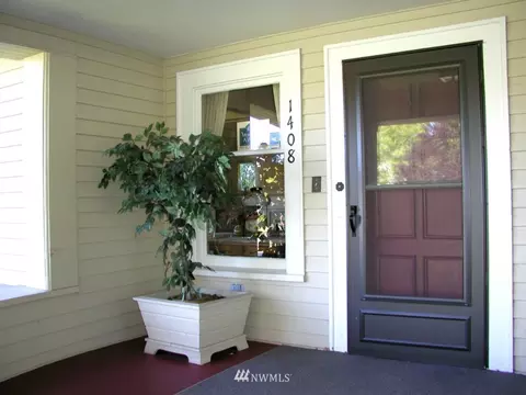 1408 Rucker Ave, Everett, WA 98201 photo 2