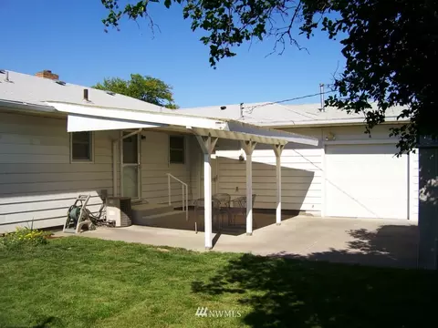 1056 E Hemlock, Othello, WA 99344 photo 5