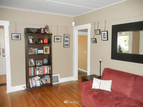 807 Sumner Ave, Sumner, WA 98390 photo 5