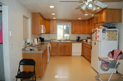 2114 2116 48 St SE, Everett, WA 98203 photo 3