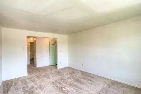 227 170th St E, Spanaway, WA 98387 photo 4
