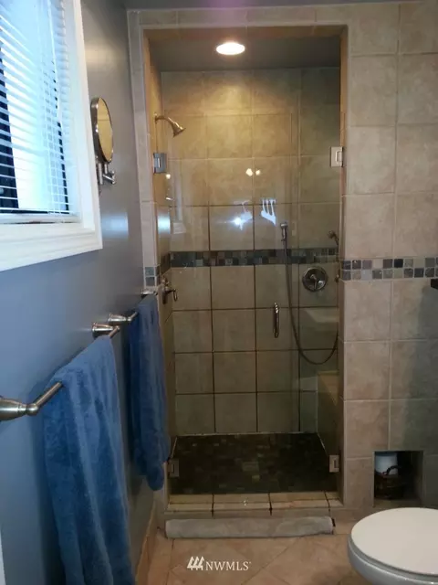 7627 Cascade Dr, Everett, WA 98203 photo 11