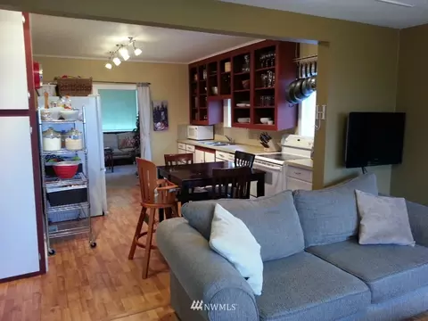 7627 Cascade Dr, Everett, WA 98203 photo 3