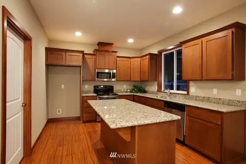 108 Ames St NE, Orting, WA 98360 photo 2