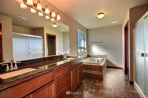 1606 Riddell Ave NE, Orting, WA 98360 photo 8