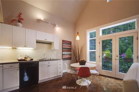 414 Malden Ave E #E, Seattle, WA 98112 photo 6