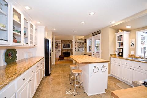 950 Viewmoor Pl, Edmonds, WA 98020 photo 4